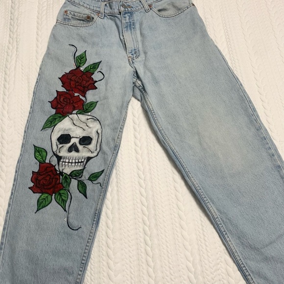 custom Levi’s 560 loose fit tapered leg cropped, distressed hem - Picture 4 of 11